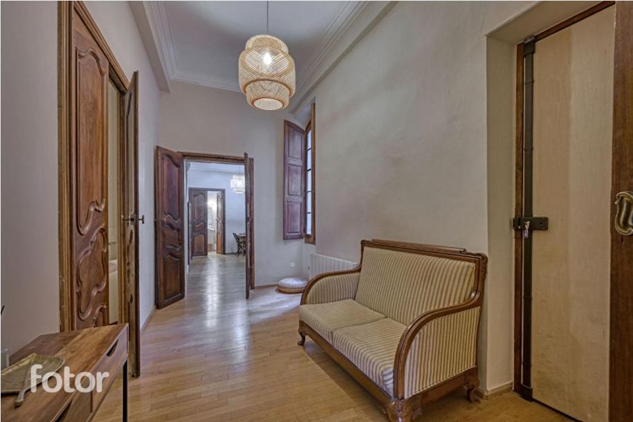 Superbe Appartement 95M2 Proche Arenes- Parking Offert 님 외부 사진